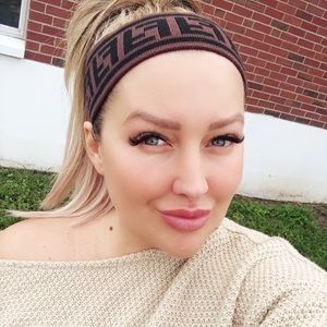 Meet your Posher, Monique